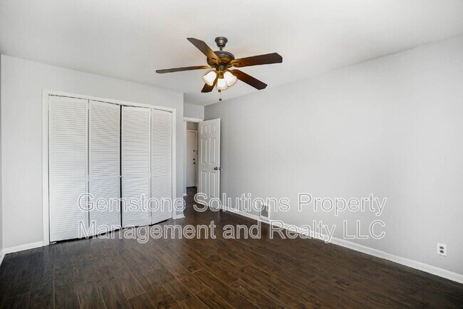 Building Photo - 613 Hillsboro Rd