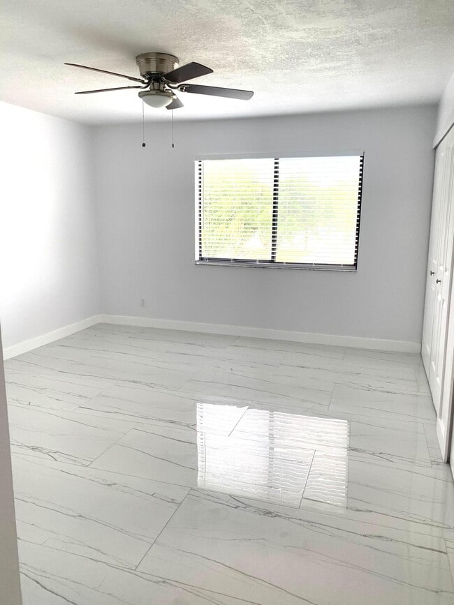 Building Photo - 2786 Tennis Club Dr