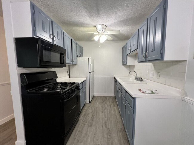 Building Photo - 255 Elmwood Ave