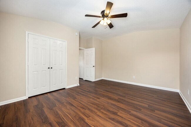 Building Photo - 10427 Lyndon Meadows Dr