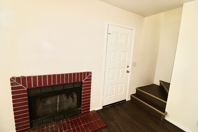 Building Photo - 2336 Heatherfield