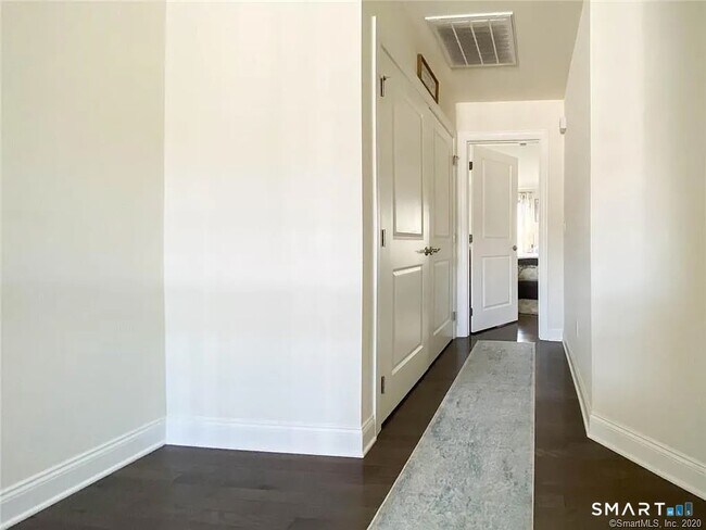 Building Photo - 62 Moorland Dr