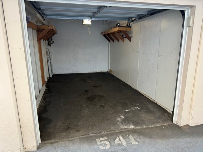 Building Photo - 1021 Scott St