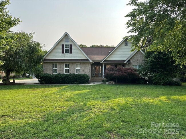 Primary Photo - 127 Shoreview Dr