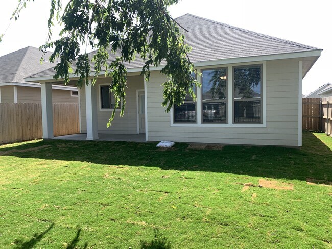Building Photo - 608 Ripplewood Dr