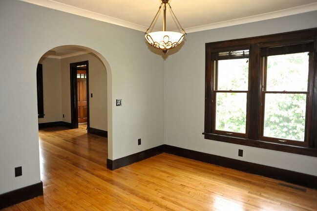 Building Photo - 1213 Lake Michigan Dr NW