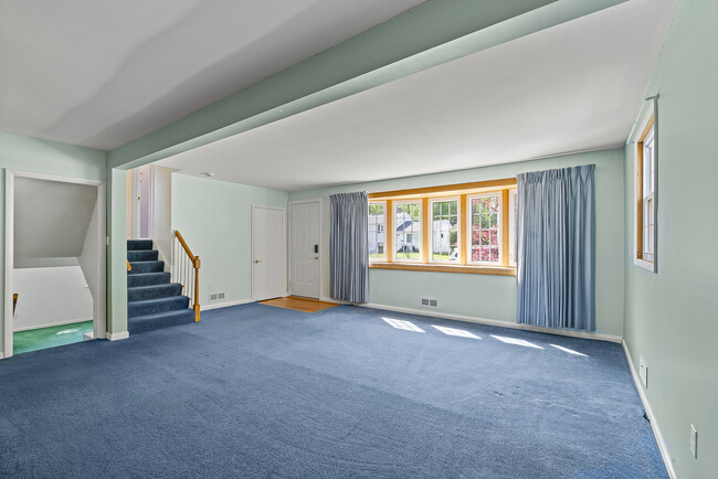 Building Photo - 2023 Rollingwood Rd
