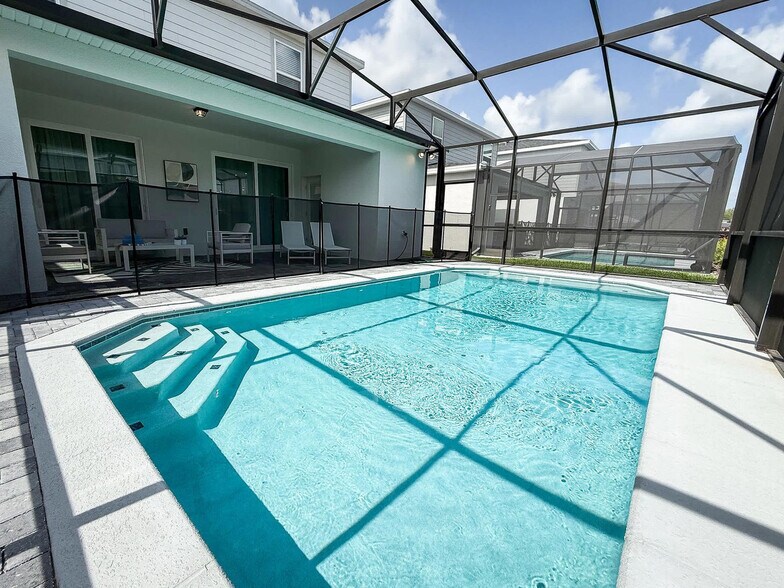 Building Photo - 16000 Cape Coral Lp