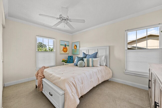 Building Photo - 9239 SE Riverfront Terrace