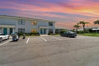 Building Photo - 146 Clyburn Way W