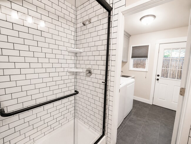 Building Photo - Heart of Bend Oasis: 3-Bedroom Home with Live-Edge Accents, New Carpet, and Fenced-In Parking