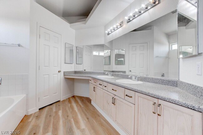Building Photo - 4579 Canna Dr