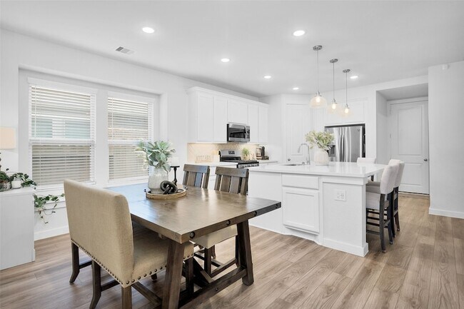 Building Photo - 440 Flowering Lotus Ct