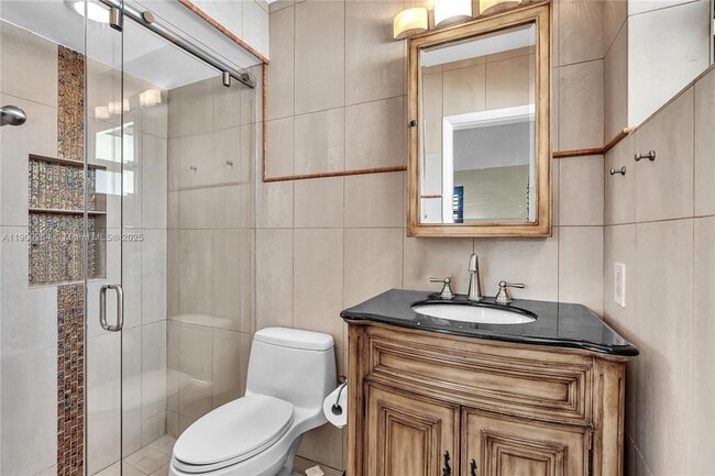 Building Photo - 2114 N 44th Ave