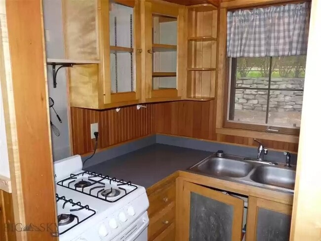 Building Photo - 63831 Gallatin Rd