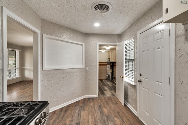 Building Photo - 4341 McCutchen Ave