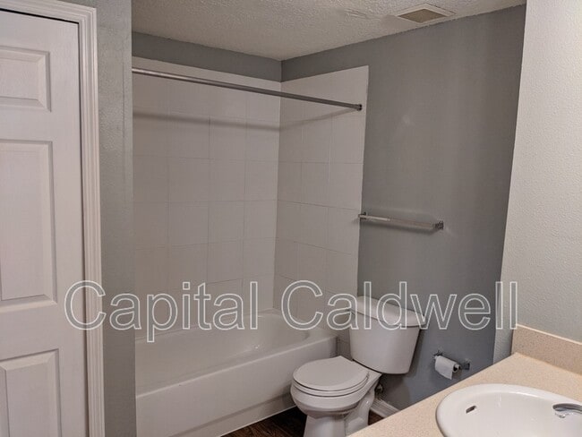 Building Photo - 1910 E Palm Ave