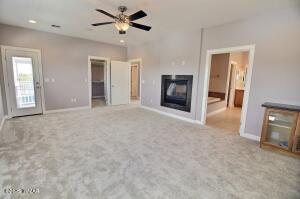 Building Photo - 451 S Rockcreek Dr