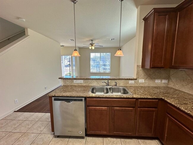 Building Photo - 918 Craters of the Moon Blvd