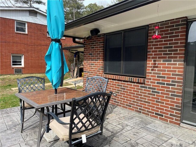 Building Photo - 3499 Fairway Dr