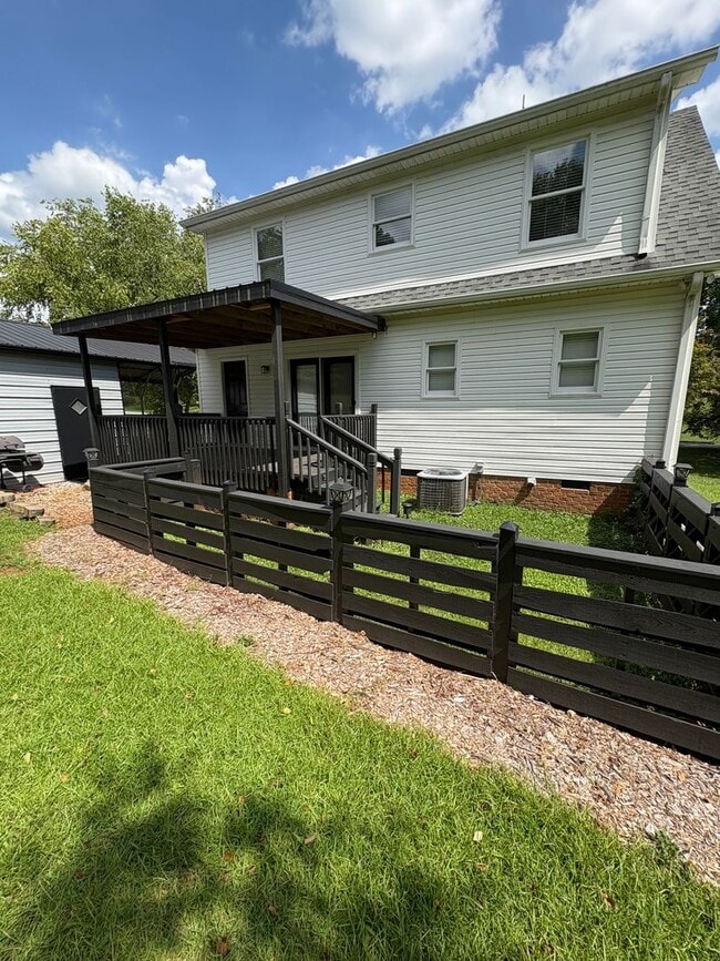 Building Photo - Lovely 3 Bedroom 2 Bath Home in Easley!!