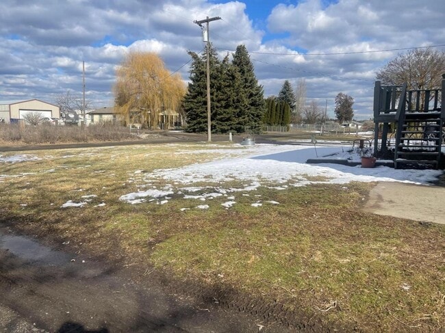 Building Photo - Roomy 4 Bedroom Spokane Home – 2,062 Sq Ft of Living Space