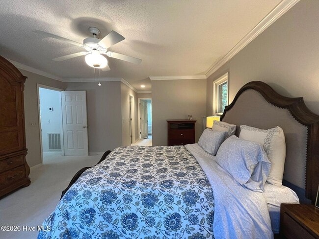 Building Photo - 100 Bridle Path Cir