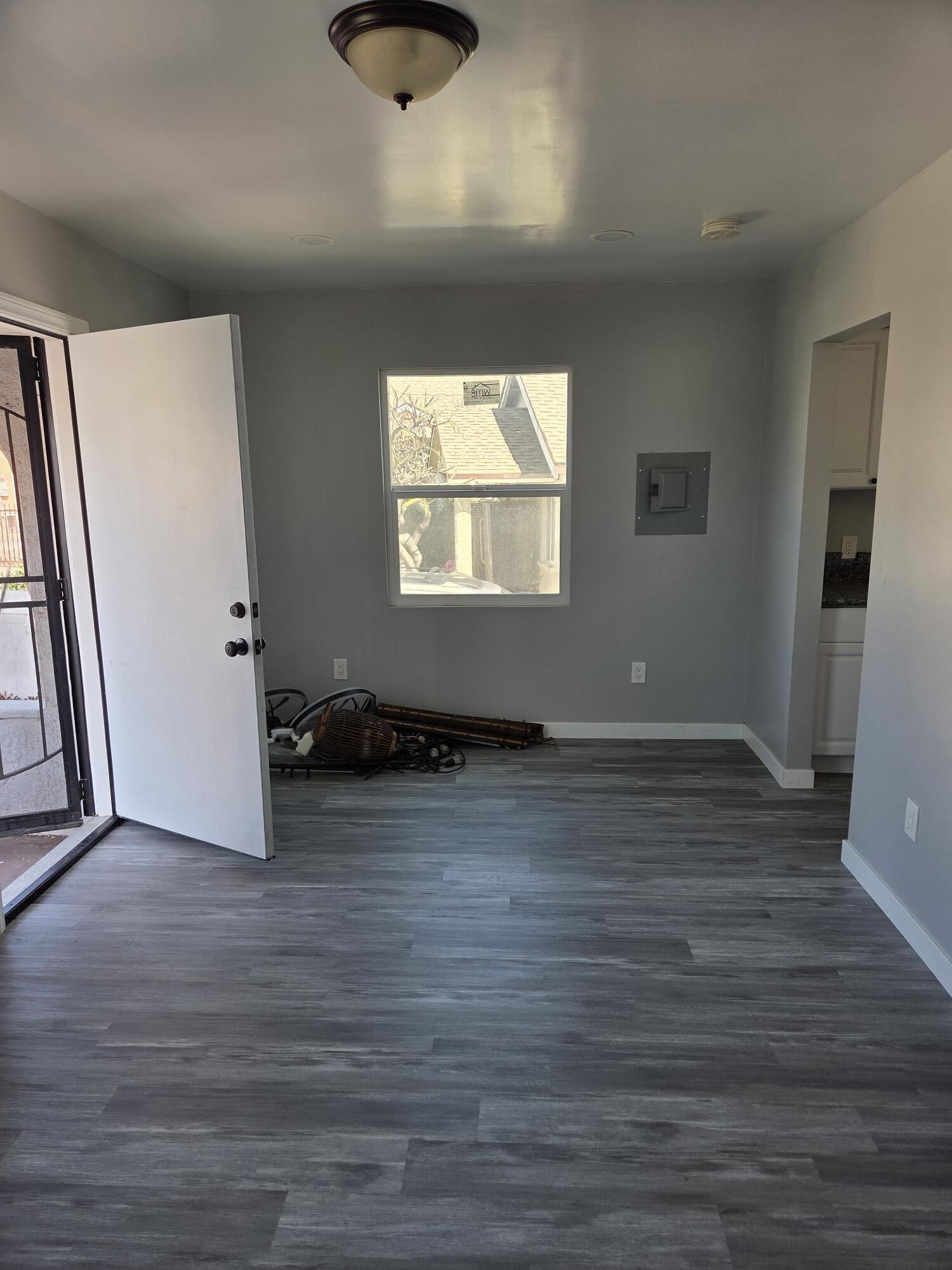 Building Photo - 4010 1/2 Rockwood St