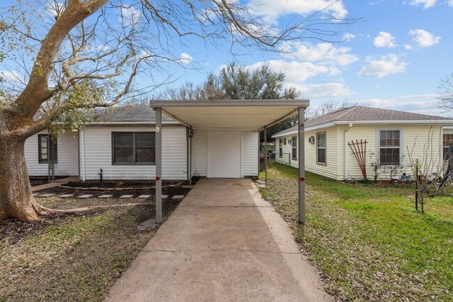 Building Photo - 2817 4th Ave N