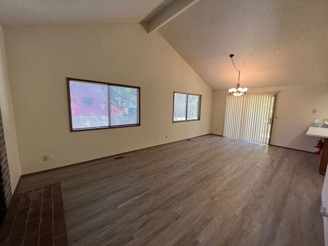 Building Photo - 3041 SE Timberlake Dr