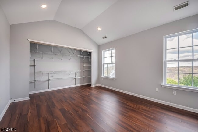 Building Photo - 227 Winding Hill Dr