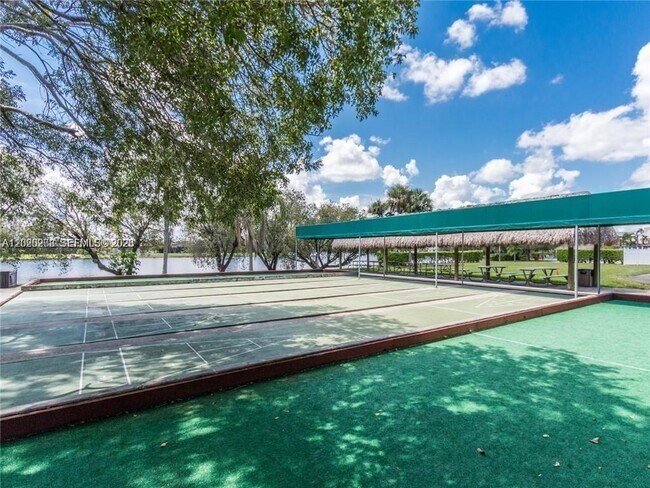 Building Photo - 436 Lakeview Dr