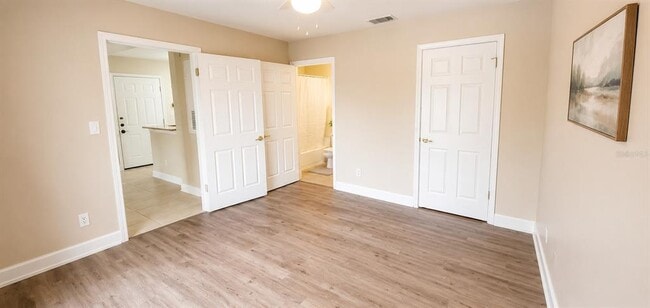 Building Photo - 4033 Crockers Lake Blvd