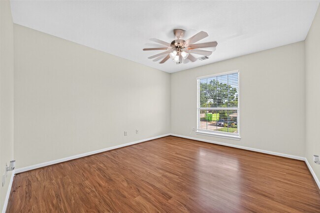 Building Photo - 4613 Knoxville St