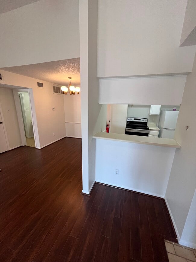 Building Photo - 2120 El Paseo St