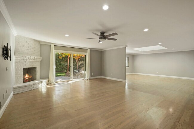 Building Photo - 1407 San Clemente Way