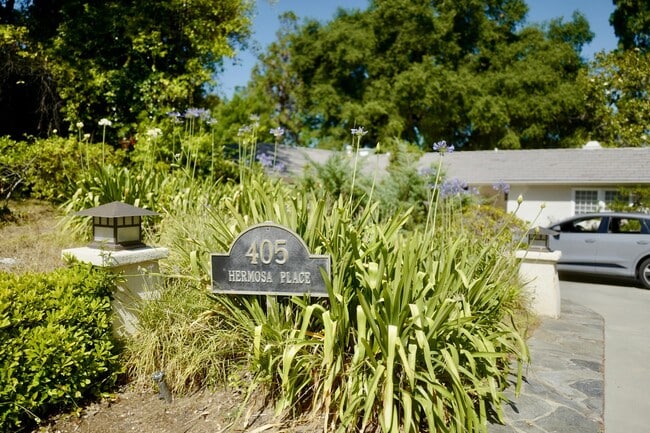 Building Photo - Coming Soon! Cozy home in South Pasadena.