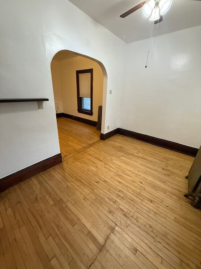 Primary Photo - 2252 S 7th St