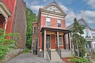 Building Photo - 133 Parker St