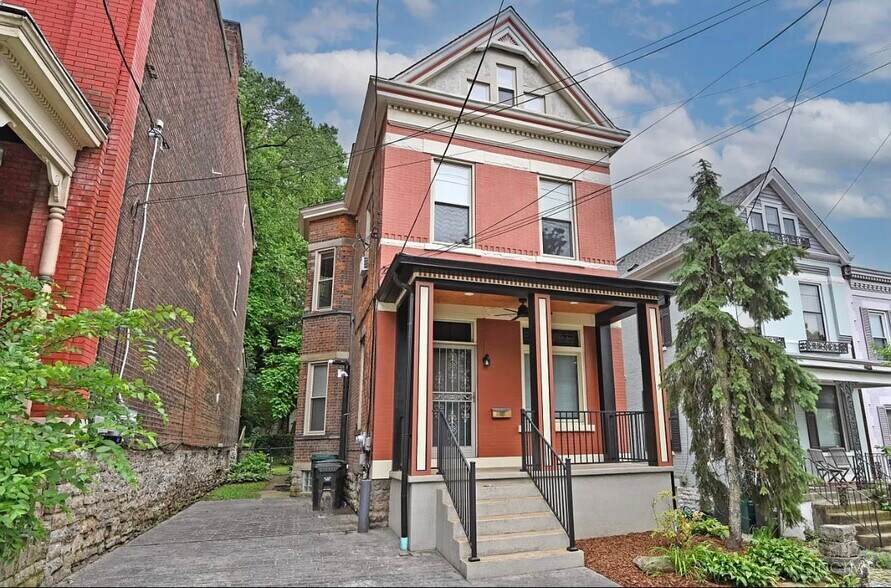 Primary Photo - 133 Parker St