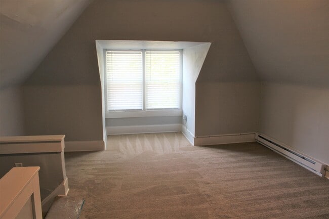 Building Photo - 932 Linwood Ave