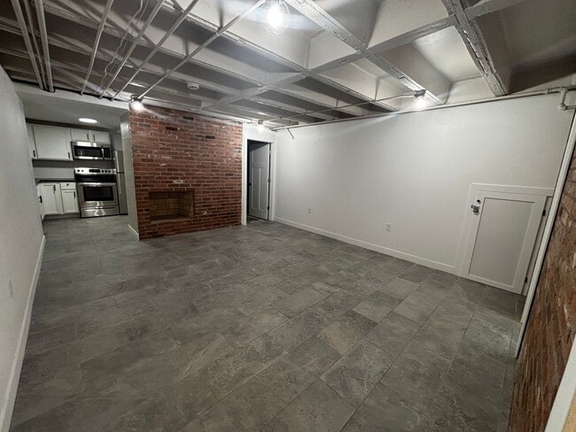 Building Photo - 1730 Converse Ave