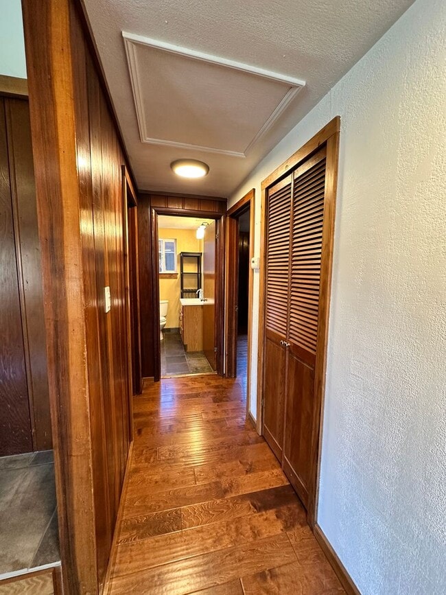 Building Photo - Sunny Fieldbrook 2/1 Stand Alone House – Cat Friendly