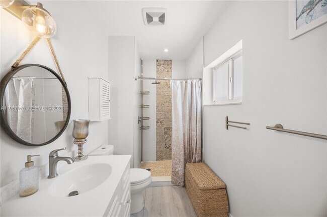 Building Photo - 1070 Tyler St