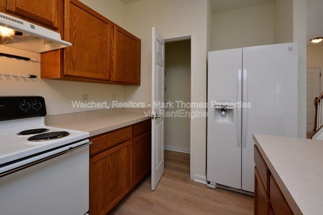 Building Photo - 1326 Holly Grove Way