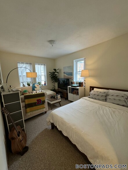 Building Photo - 111 Norway St