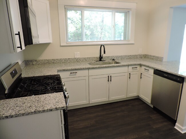 Building Photo - 414 S Reese St