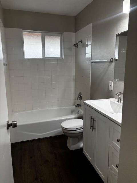 Building Photo - 4819 E Cambridge Ave