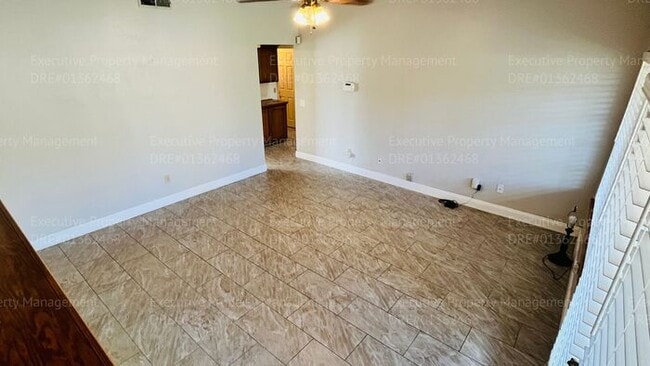 Building Photo - 3 bedroom/ 2 bathroom home located near Old River Rd/ White Ln