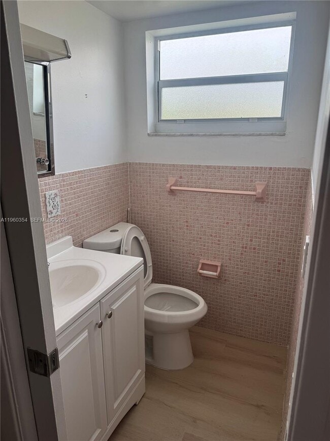 Building Photo - 20320 NE 2nd Ave